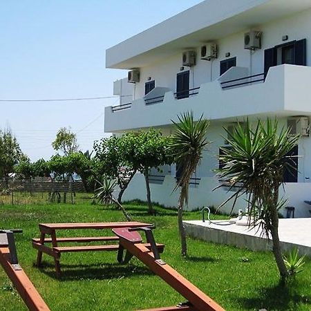 Flisvos Apartments Frangokastello Esterno foto